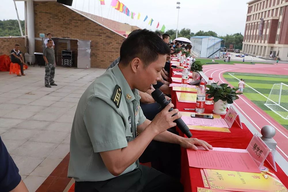 包含赛地聚焦——社区盾训练课后热度飙升；西汉姆门线救险；震撼外界；纪律约束更严格的词条