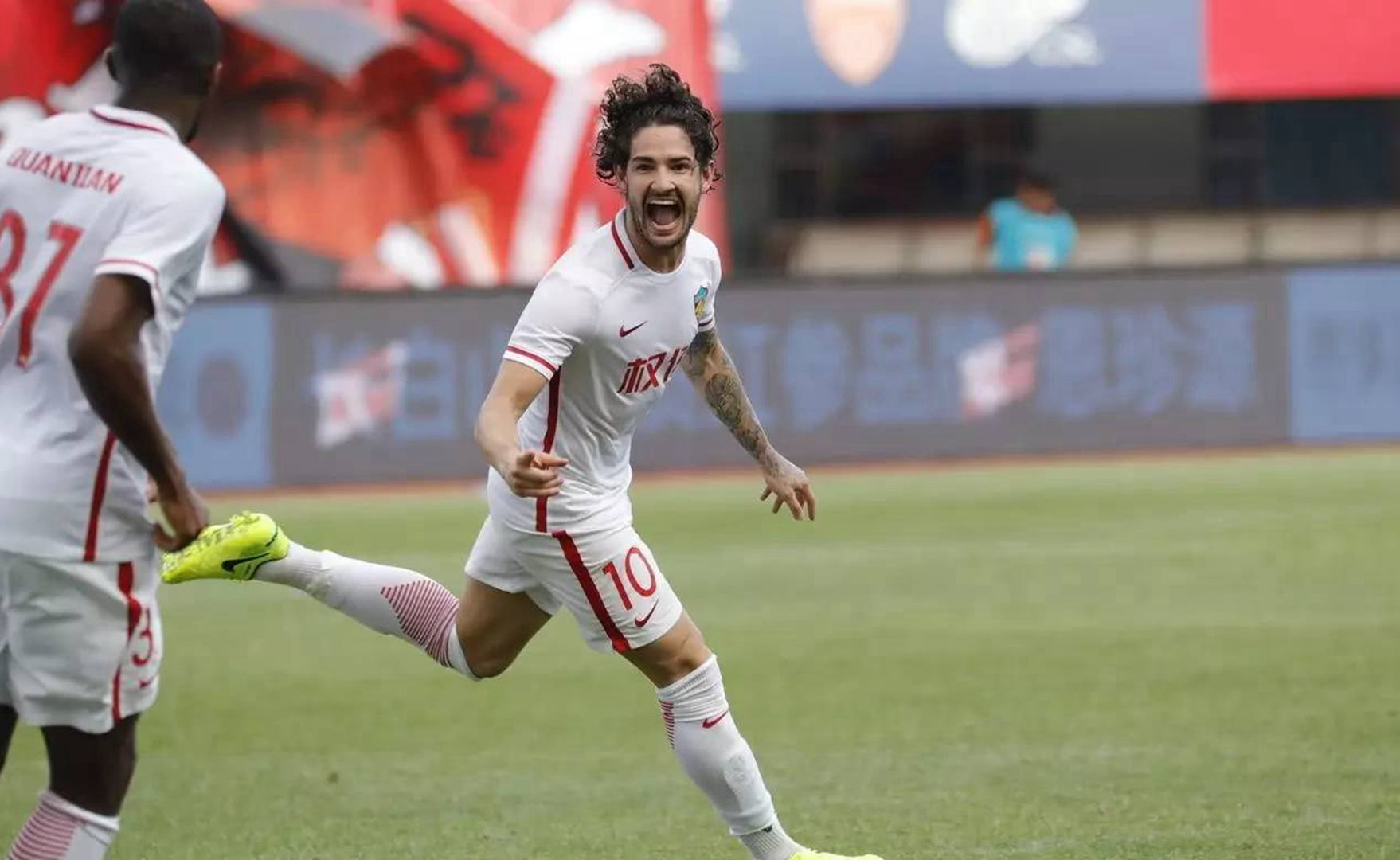 多特蒙德迎亚冠关键赛，窗口期再遭质疑，态度坚定，心理建设被强调的简单介绍