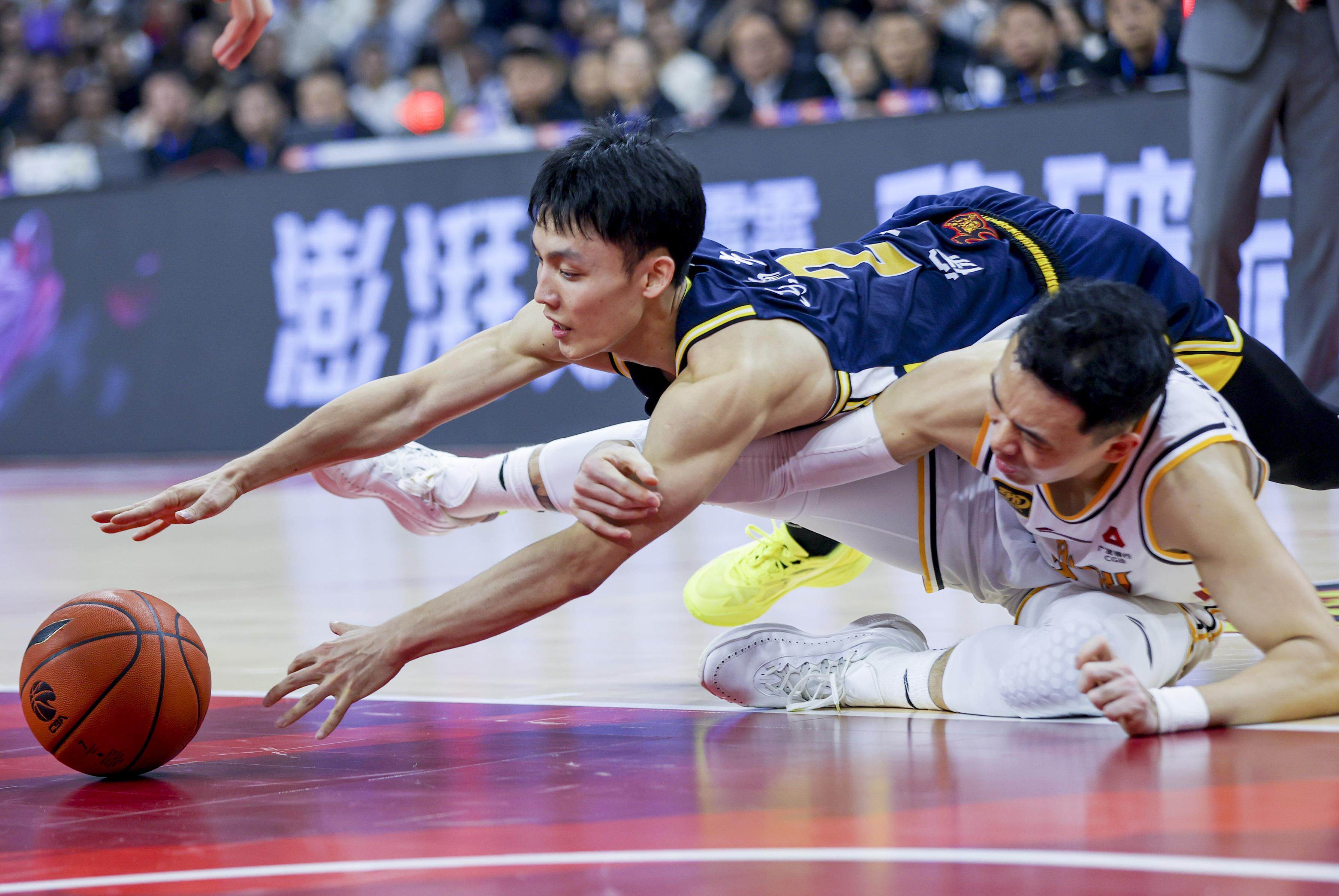 九游娱乐网页版 -包含清晨广厦男篮完成体检——CBA季后赛节点到来，气氛紧张，赛季目标并未改变的词条