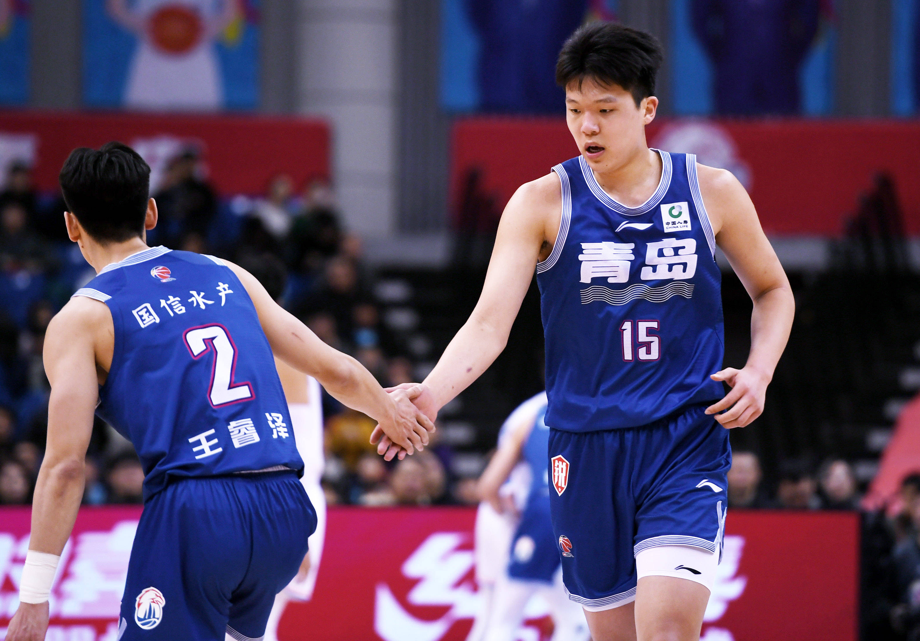 包含清晨广厦男篮完成体检——CBA季后赛节点到来，气氛紧张，赛季目标并未改变的词条